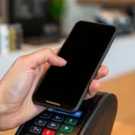 Jak płacić blikiem na telefon? Przewodnik krok po kroku